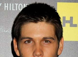 <b>Emmy Grinwis</b> - caseydeidrick_08_4x5-324x235